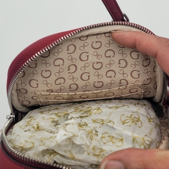 New Guess Crossbody Shoulder Handbag​​​ - Picture 7 of 10